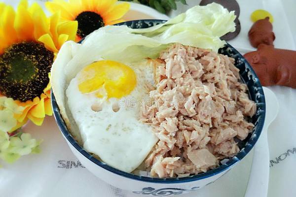 金枪鱼拌饭的做法图解1