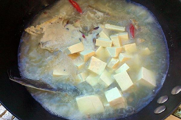 鲅鱼头炖豆腐的做法图解5