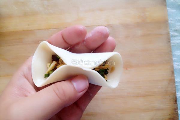 韭菜鸡蛋木耳火腿饺子的做法图解15