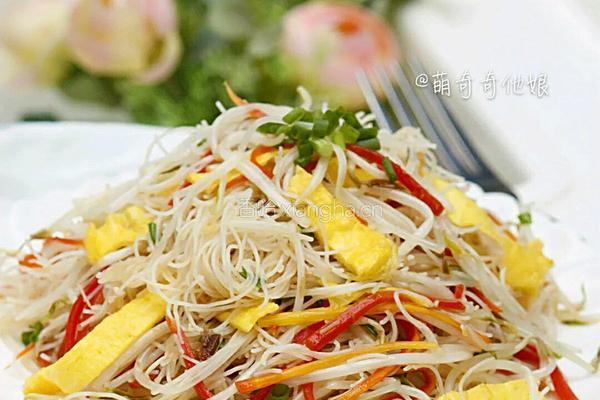 绿豆芽炒面的做法图解1