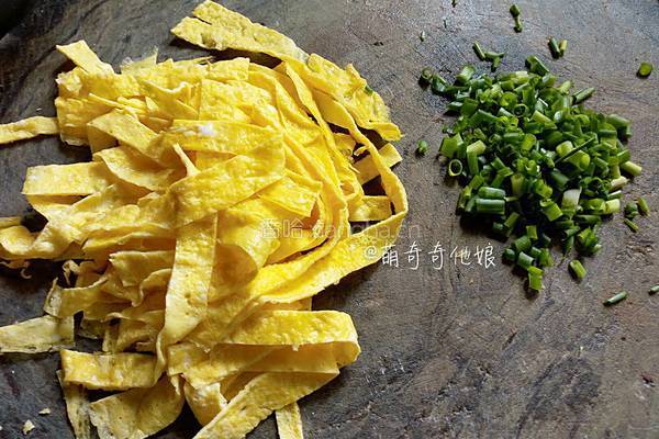 绿豆芽炒面的做法图解8