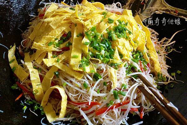 绿豆芽炒面的做法图解14