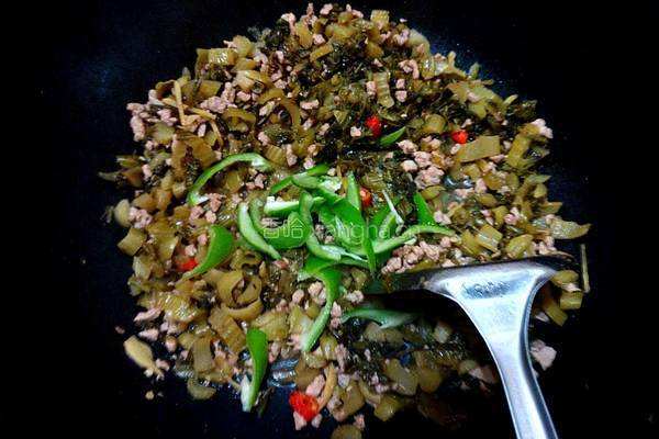 水腌菜炒肉的做法图解6