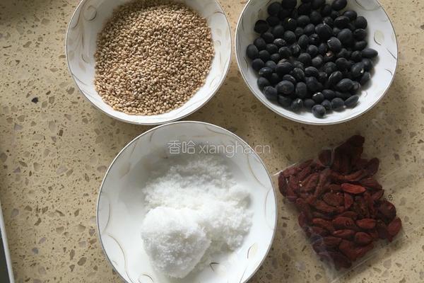黑豆生发汤的做法图解1
