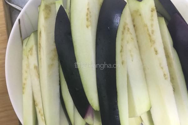 辣酱茄条肉丝的做法图解3