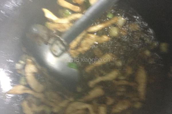 辣酱茄条肉丝的做法图解4