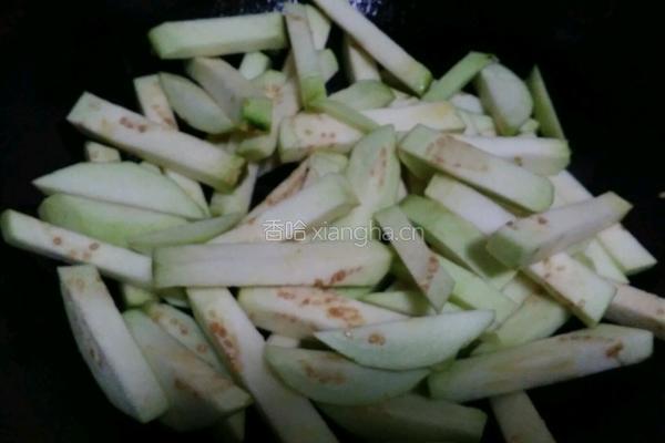 鱼香茄子煲的做法图解2