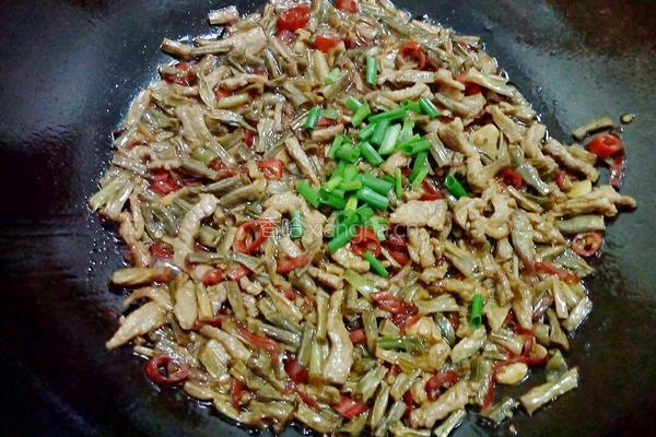 干豆角炒肉的做法图解12