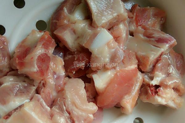 苦瓜排骨煲的做法图解1