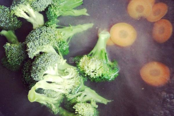 香煎西冷牛排的做法图解2
