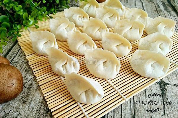 香菇鸡肉饺子的做法图解12