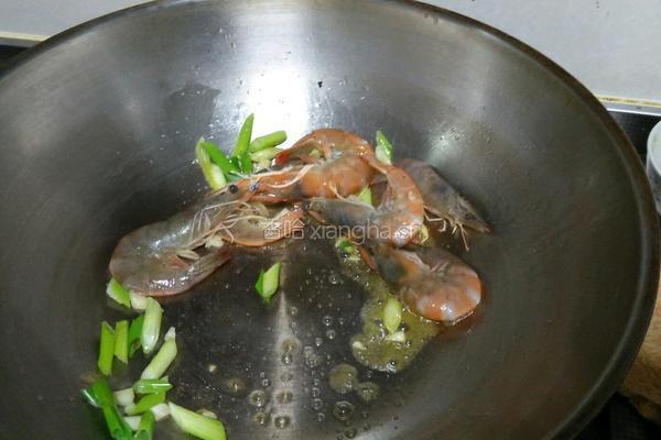 大虾炒白菜的做法图解4