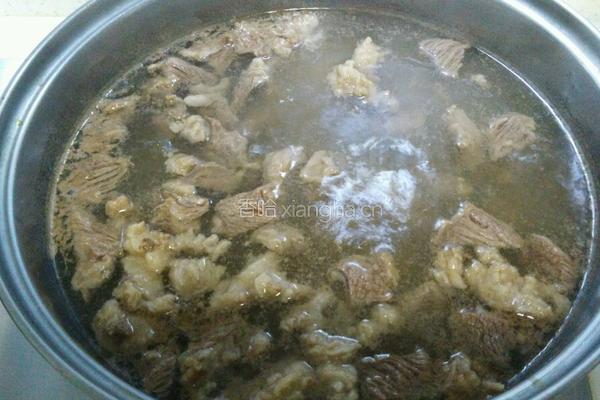土豆炖牛肉的做法图解2