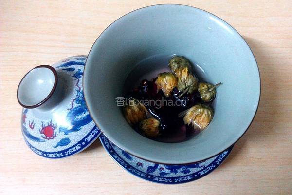 洛神菊花茶的做法图解2