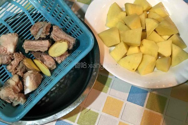 咖喱土豆炖排骨的做法图解2