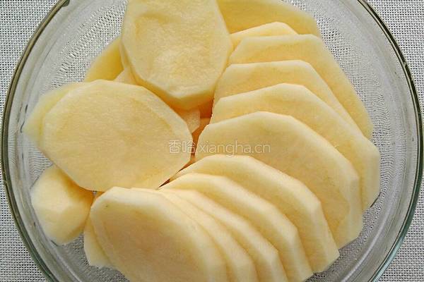 香煎土豆的做法图解1