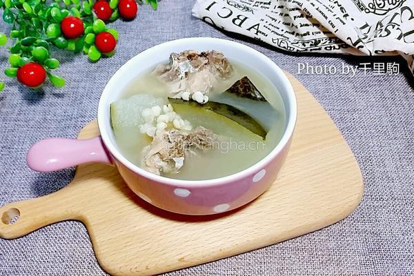 冬瓜薏米猪骨汤的做法图解6