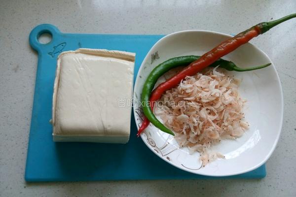 虾皮豆腐的做法图解1