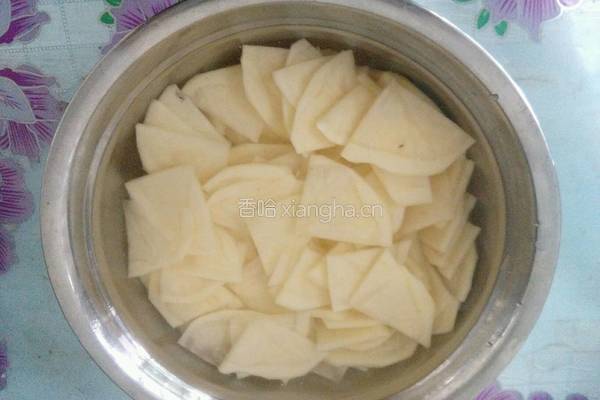 土豆炒猪肉的做法图解3