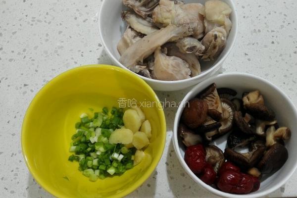 小鸡炖蘑菇的做法图解3