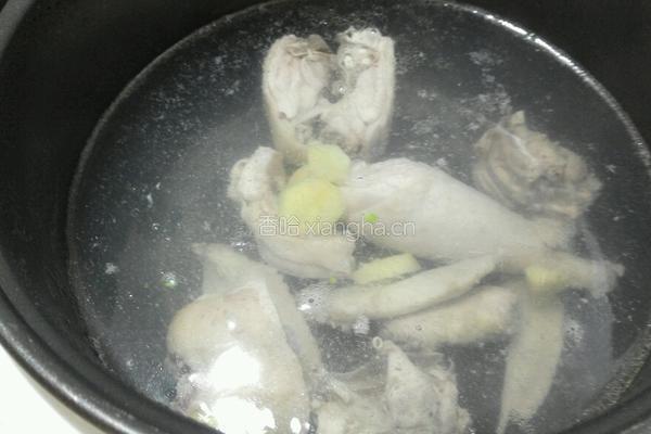 小鸡炖蘑菇的做法图解4