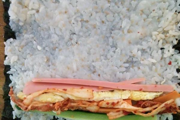 辣白菜紫菜包饭的做法图解4