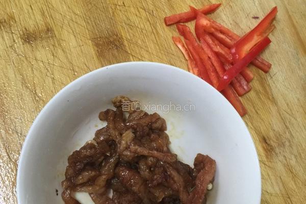 洋葱炒牛肉丝的做法图解2