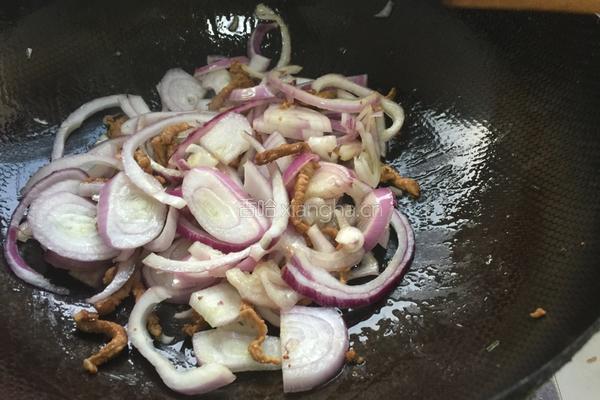 洋葱炒牛肉丝的做法图解5