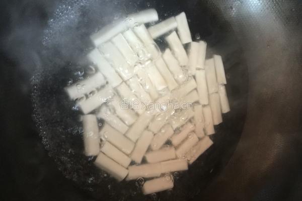 青菜炒年糕的做法图解3