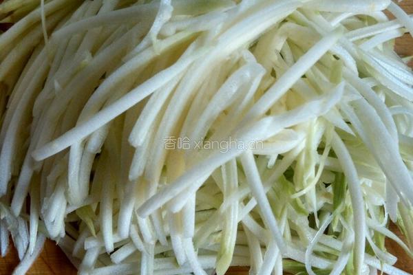 凉拌菜瓜的做法图解2