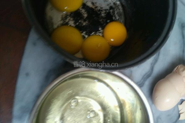 最简单的用电饭锅做巧可力蛋糕的做法图解1