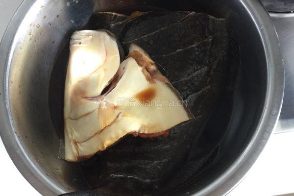 香烤鸦片鱼的做法图解1