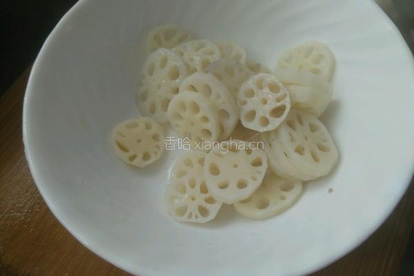 番茄莲藕排骨汤的做法图解4