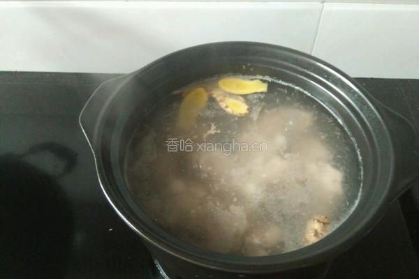 番茄莲藕排骨汤的做法图解5