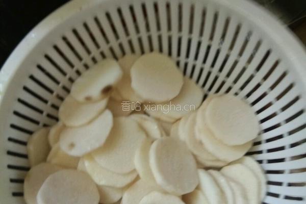 山药炖鸡的做法图解1
