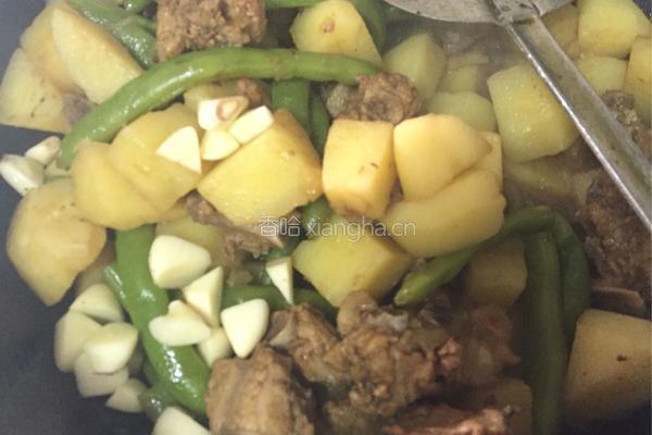 土豆芸豆炖排骨的做法图解6