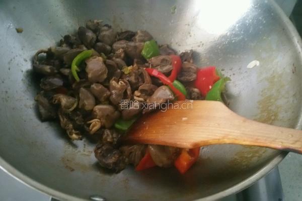 彩椒炒鸡心的做法图解5