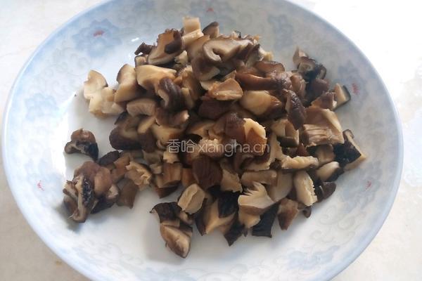 香菇卤肉饭的做法图解3
