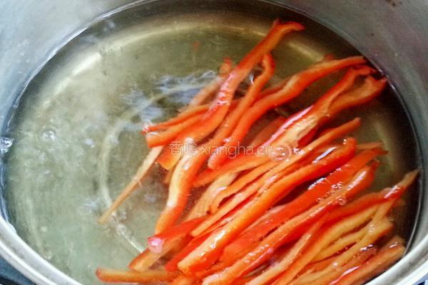 芹菜炒肉丝的做法图解4