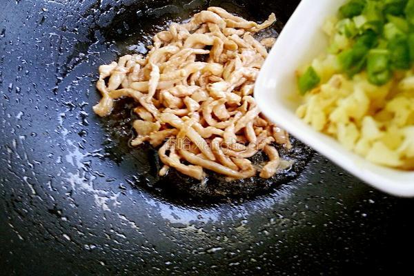 芹菜炒肉丝的做法图解8