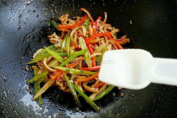 芹菜炒肉丝的做法图解11