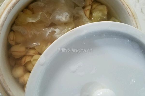 银耳莲子红枣糖水的做法图解7