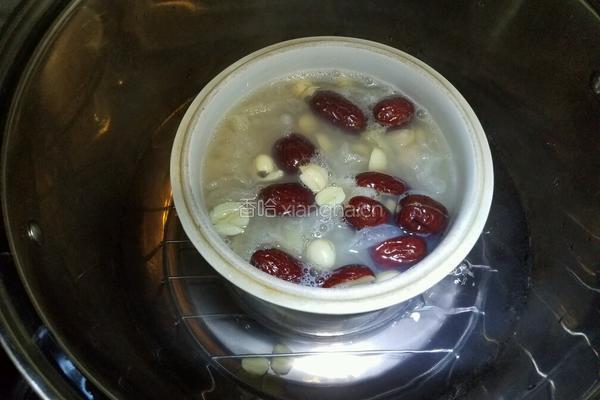 银耳莲子红枣糖水的做法图解8