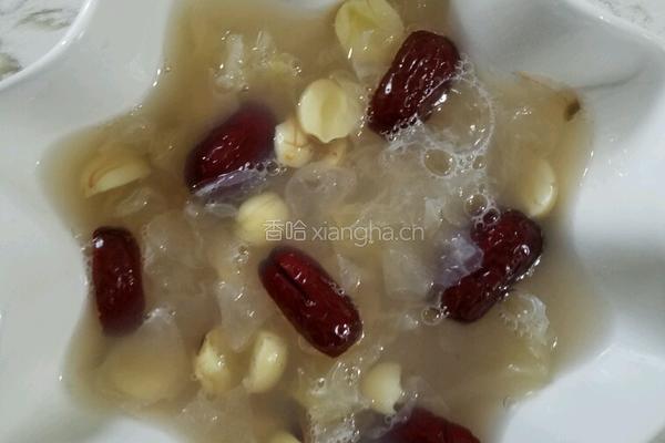 银耳莲子红枣糖水的做法图解9