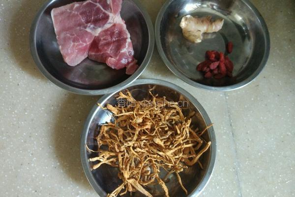 虫草花浸瘦肉的做法图解2