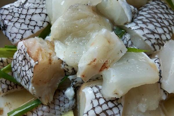 鳕鱼炖豆腐的做法图解1