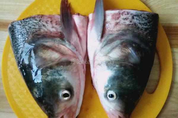 鱼头豆腐的做法图解2