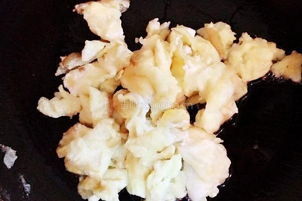鲜虾炒饭的做法图解2