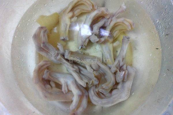 卤鸭爪的做法图解3