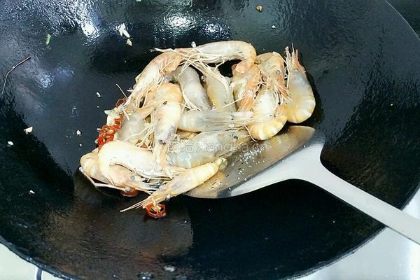 蒜香大头虾的做法图解5